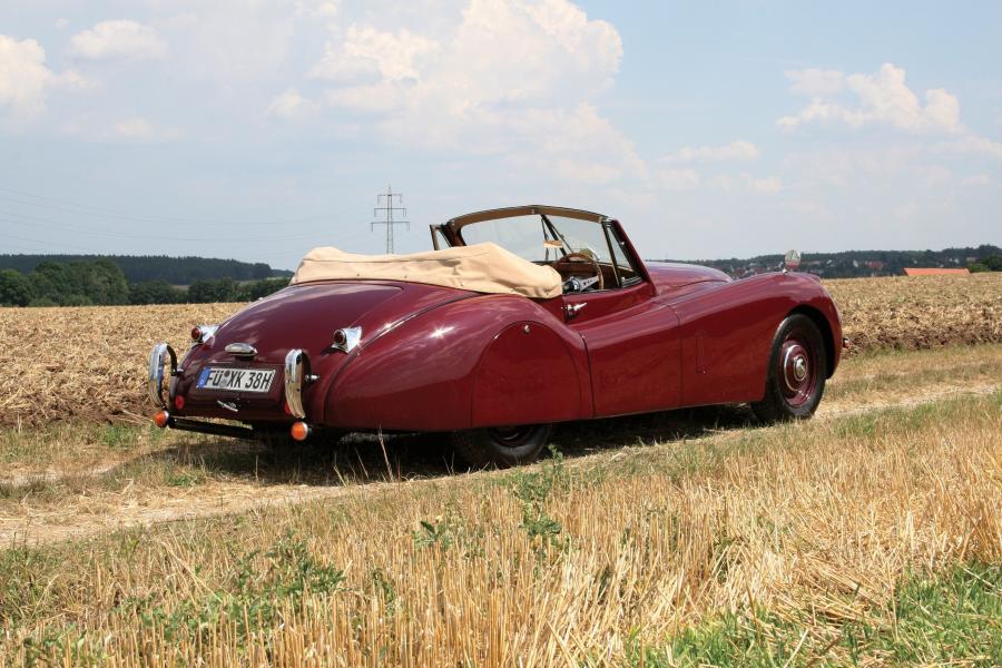  Jaguar XK120 DropHead Coupe 1953 года  (фото 9 из 14)
